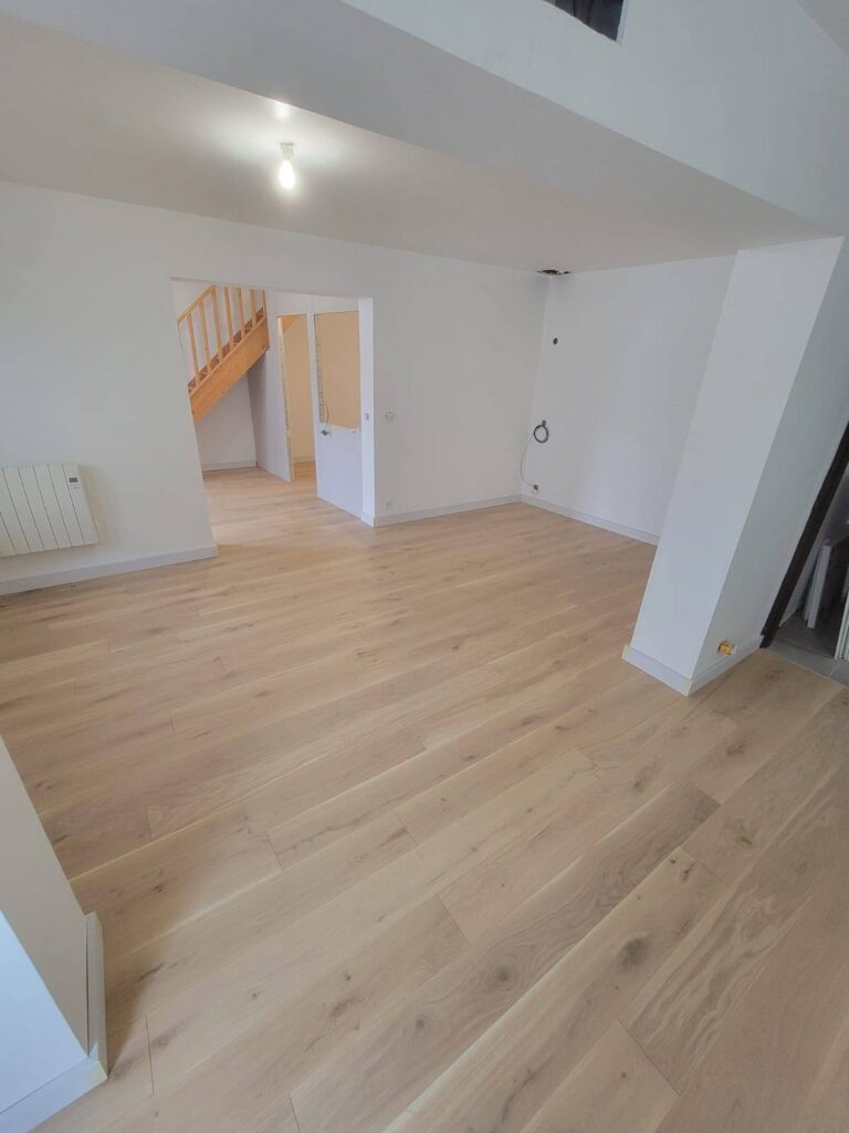 Pose de parquet chêne contrecollé à Bordeaux